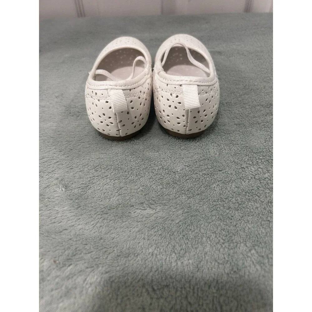 Carter’s Toddler Girls White Perforated Mary Jane Flats Size 7M